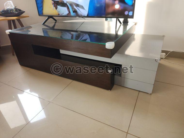 2 in 1 coffee table like new  for sale 2